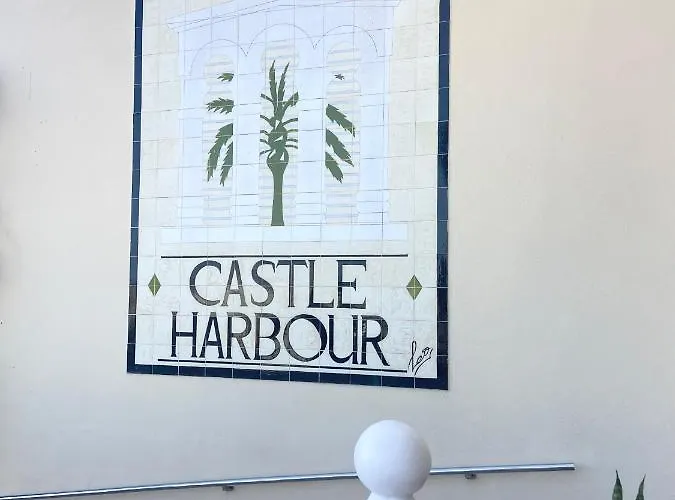 Castle Harbour Studio Pool View Apartmán *